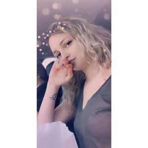 Meet your Posher, Adrianna